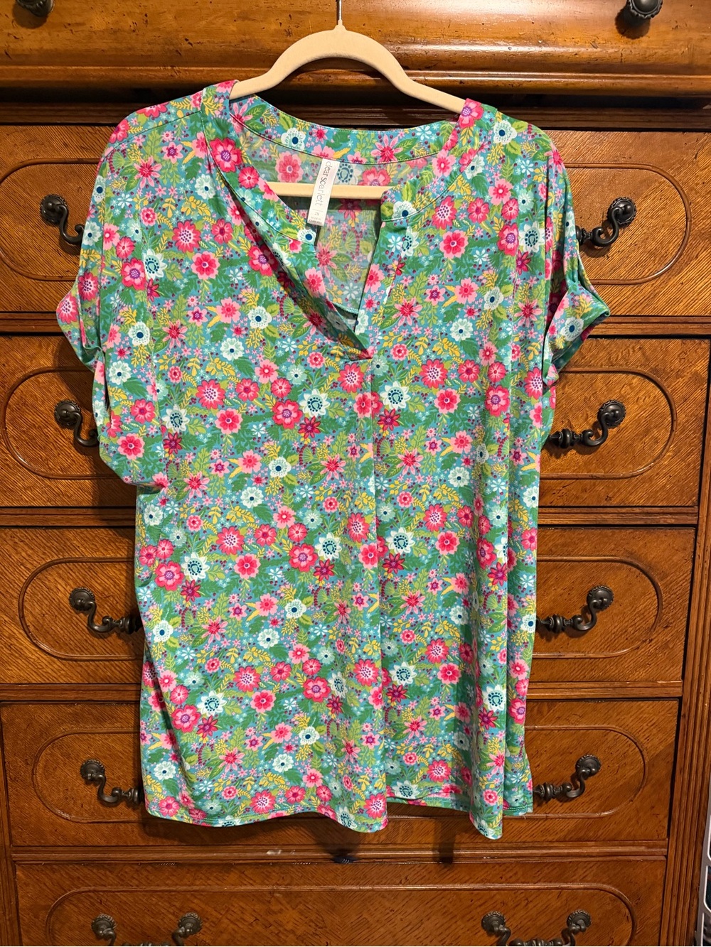 Dear Scarlett Floral Split-Neck Short Sleeve Blouse - Green/Pink